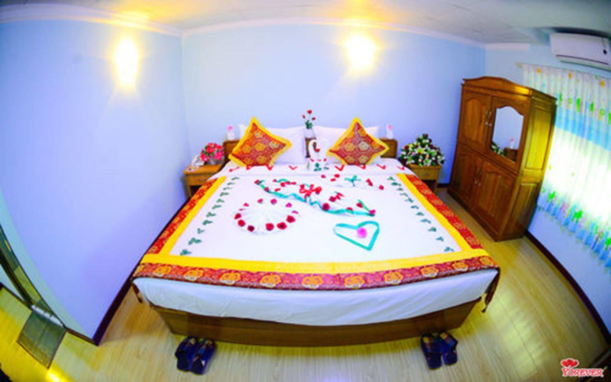 Vega Star Hotel Gyogon Buitenkant foto